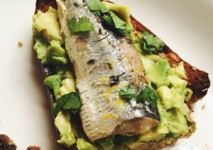 Recept: Sardines uit blik met avocado